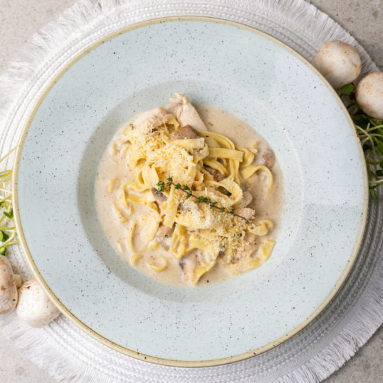 Тальятеле Поло Фунгі